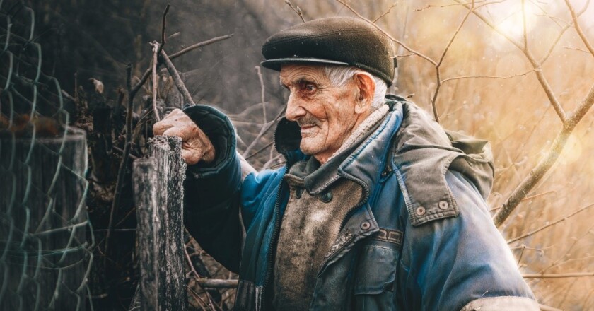 Up to £600 for pensioners arrive in bank accounts from today