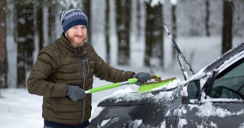 Expert warns of windscreen wash fluid mistake many drivers do in winter