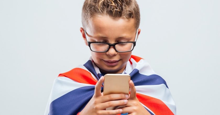 Child benefit chaos as thousands of parents furious with HMRC over missing payments